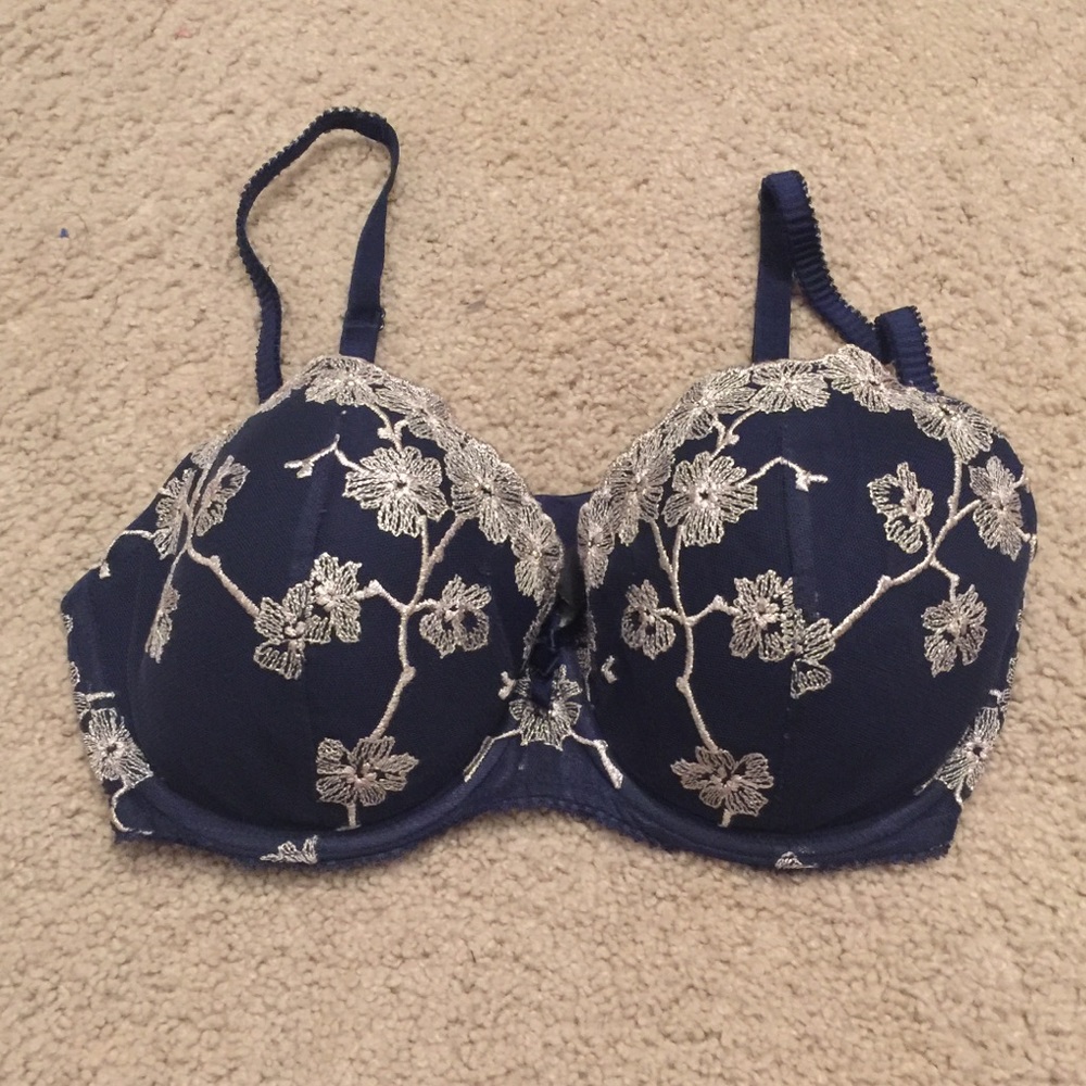 Victoria’s Secret Bra 34DD